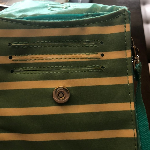 Crossbody - Picture 4 of 4